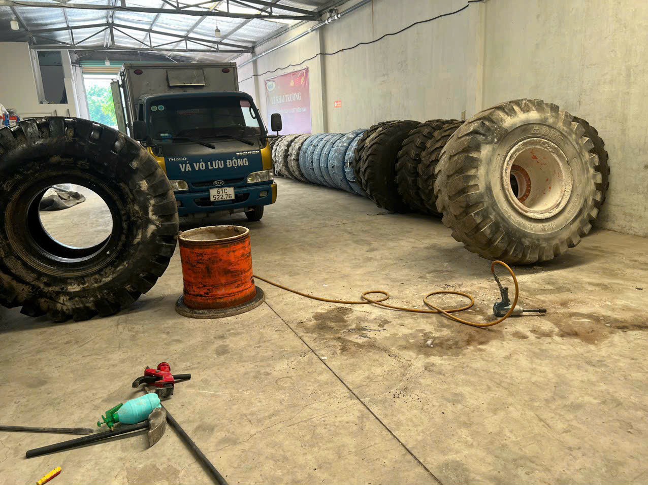 CÔNG TY LỐP XE CỬU LONG THIÊN VÁ VỎ ĐÊM TẠI DĨ AN - BÌNH DƯƠNG